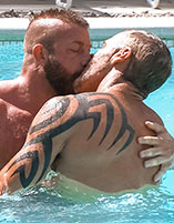 GAY PORNO PISCINA